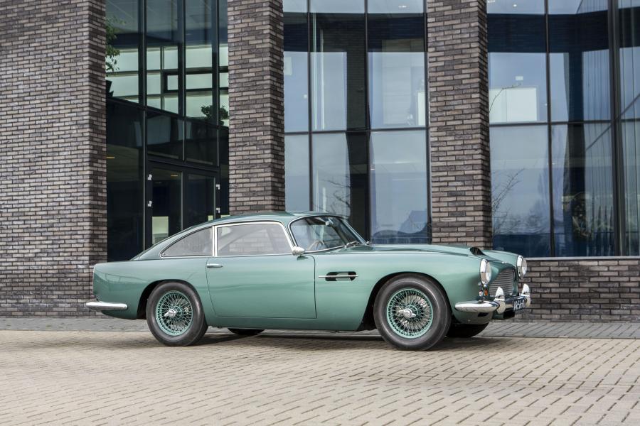  Aston Martin DB4 (Series II) 1960 года  (UK) (фото 6 из 38)
